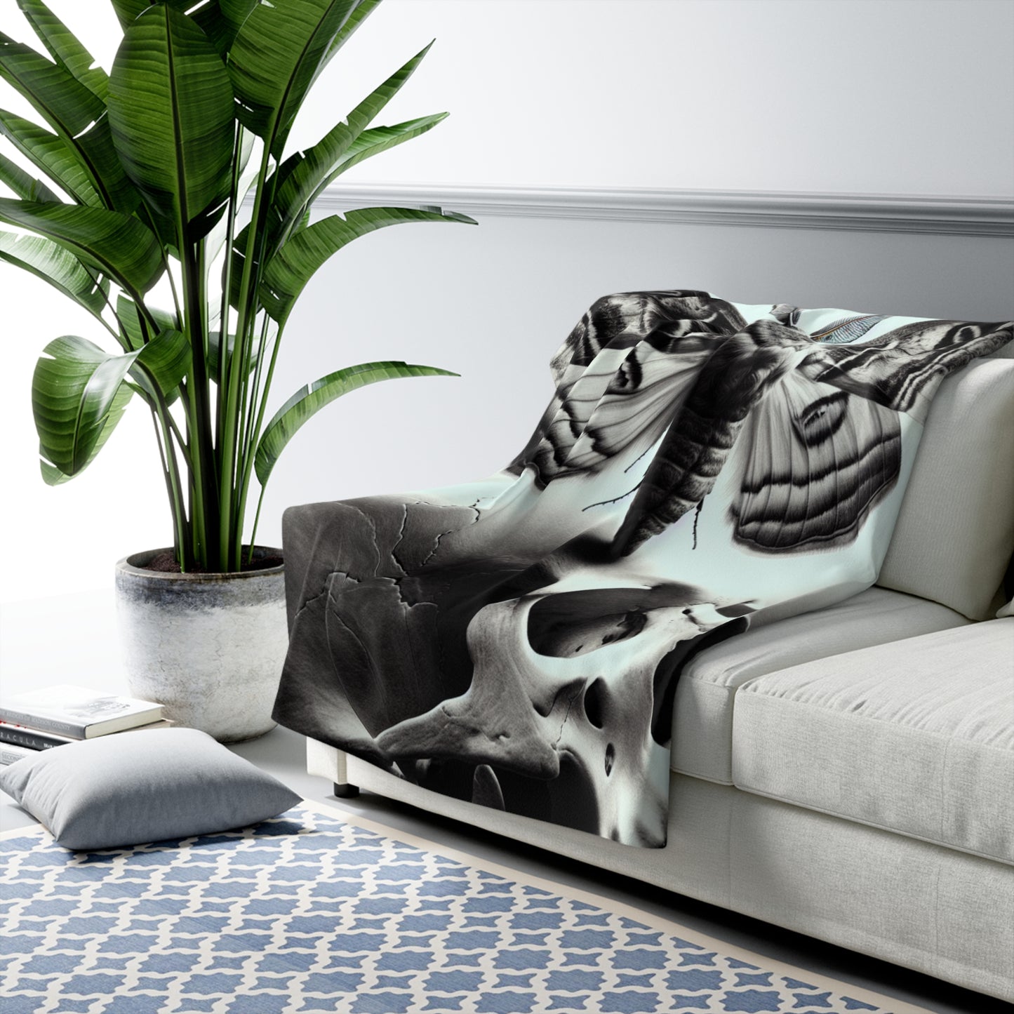Sherpa Fleece Blanket with Moth Skull Design