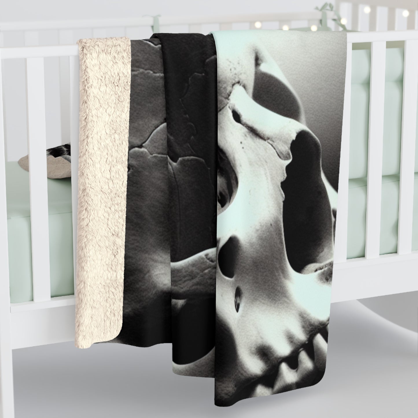 Sherpa Fleece Blanket with Moth Skull Design
